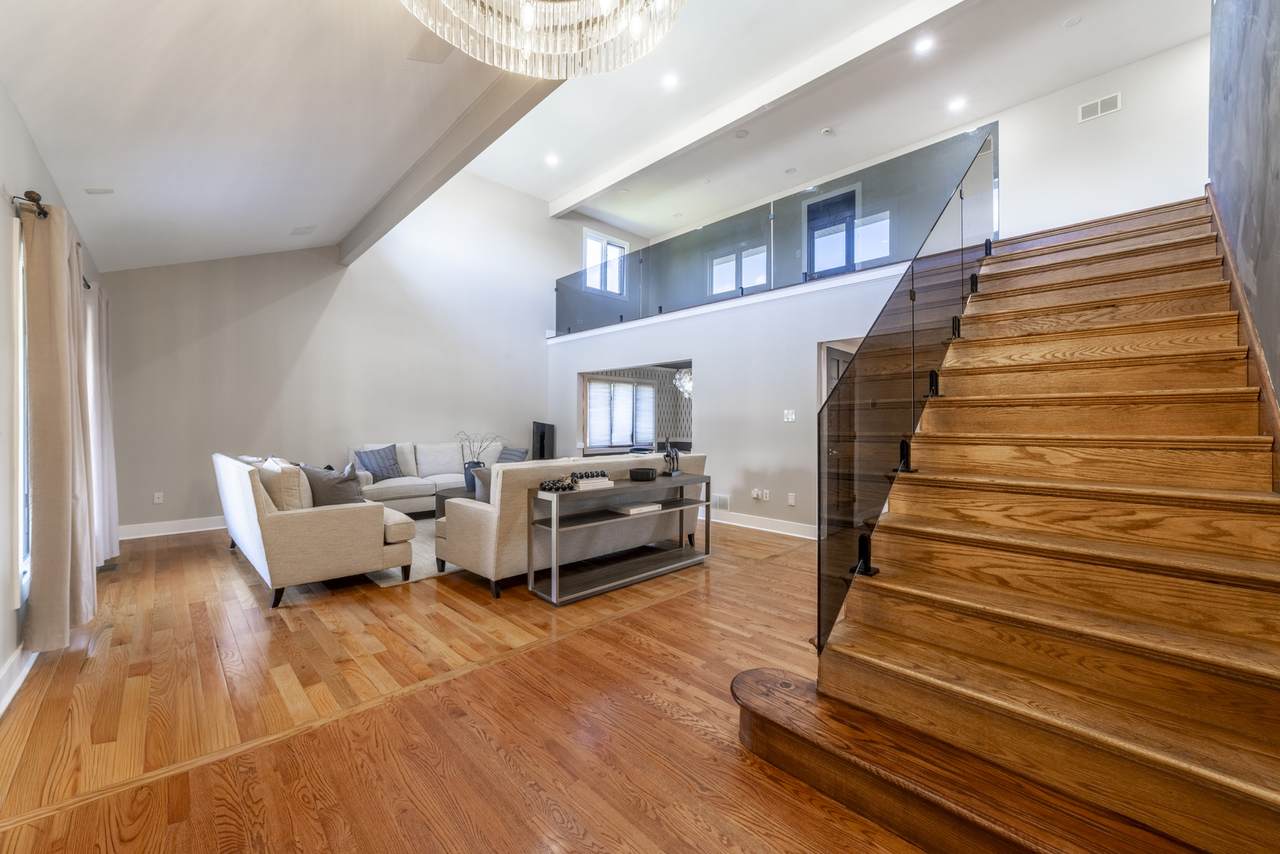 8607 Glenshire Street - Photo 1