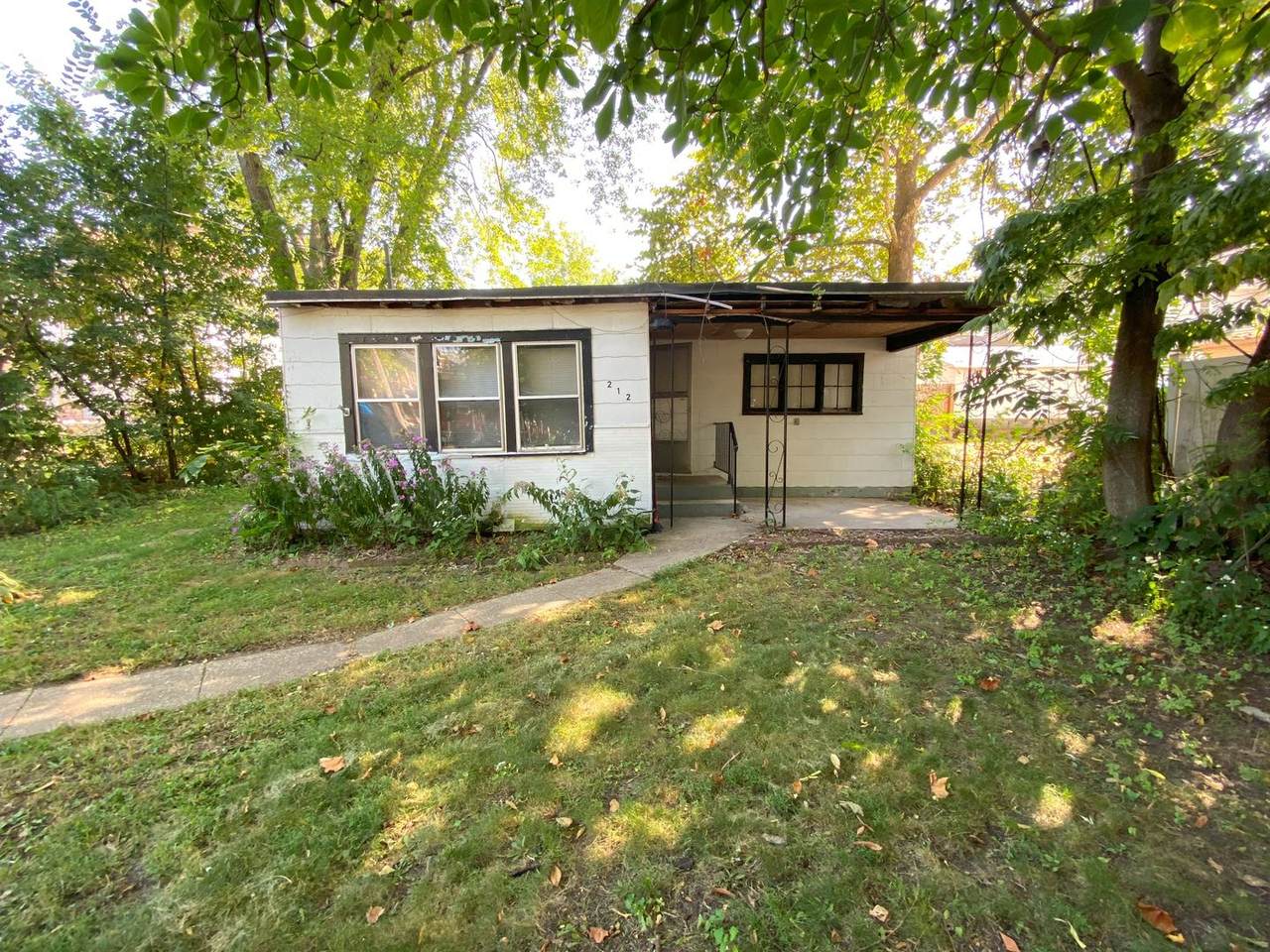 212 6th Street - Photo 1