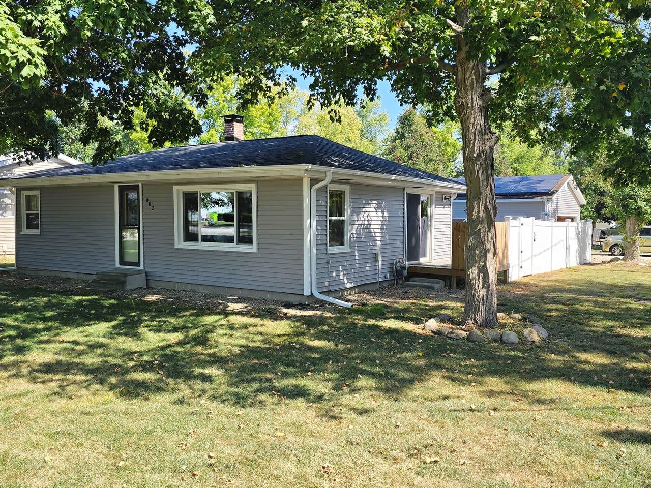 602 4th Avenue - Photo 1
