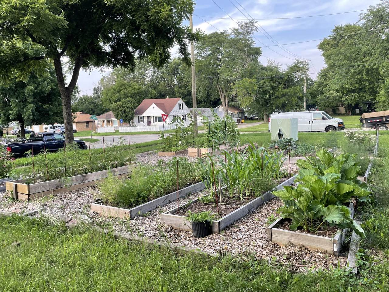 324 Day Avenue - Photo 1