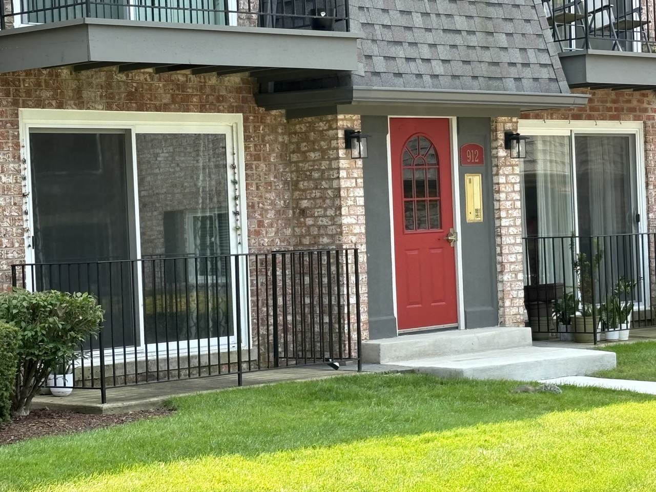 912 Plum Grove Road - Photo 1