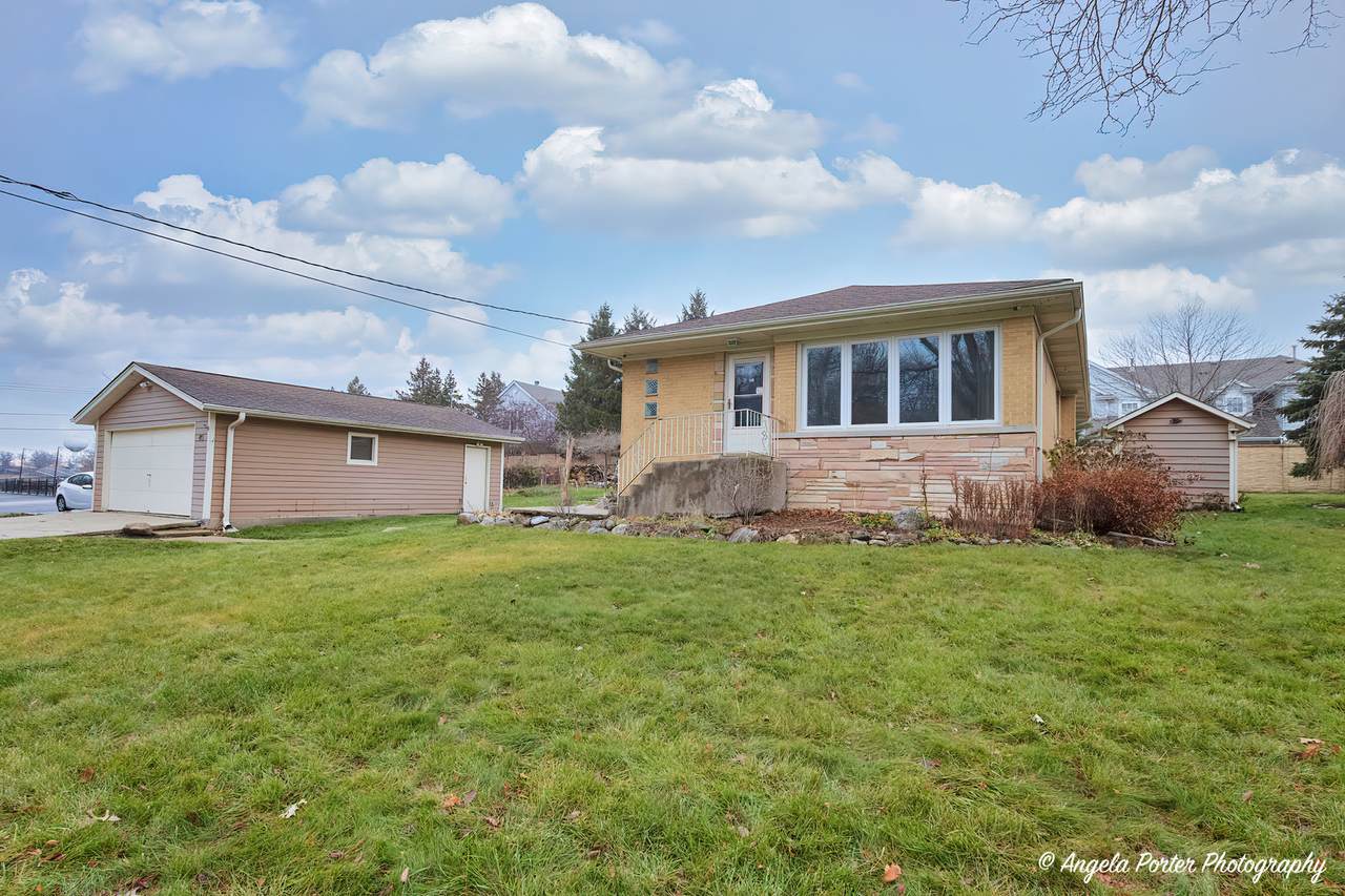 40 Pine Tree Row - Photo 1