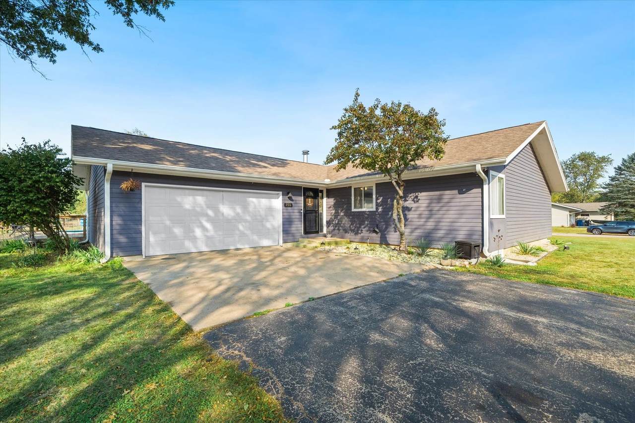 750 Forest Park Drive - Photo 1