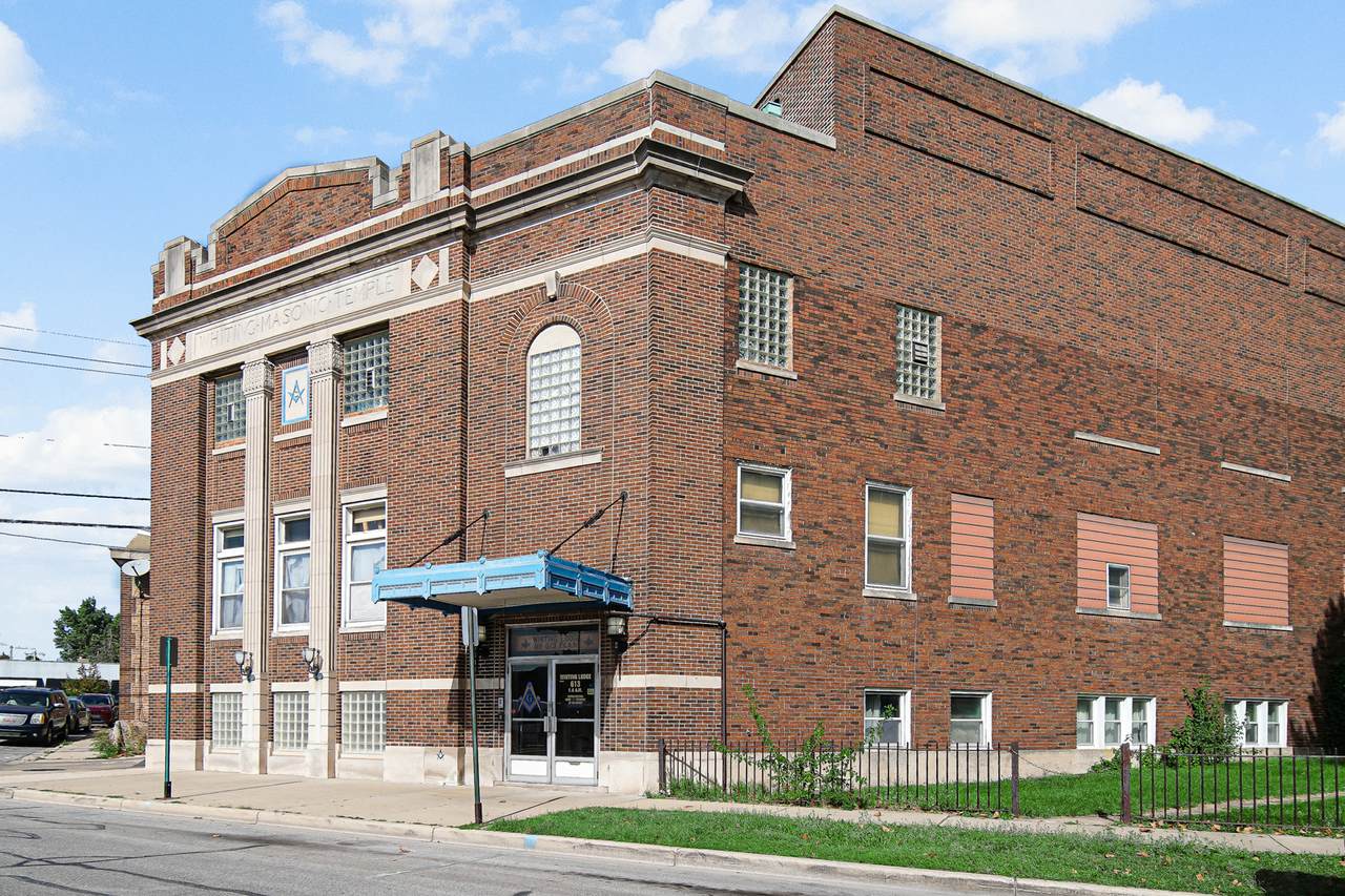 512 Temple Court - Photo 1