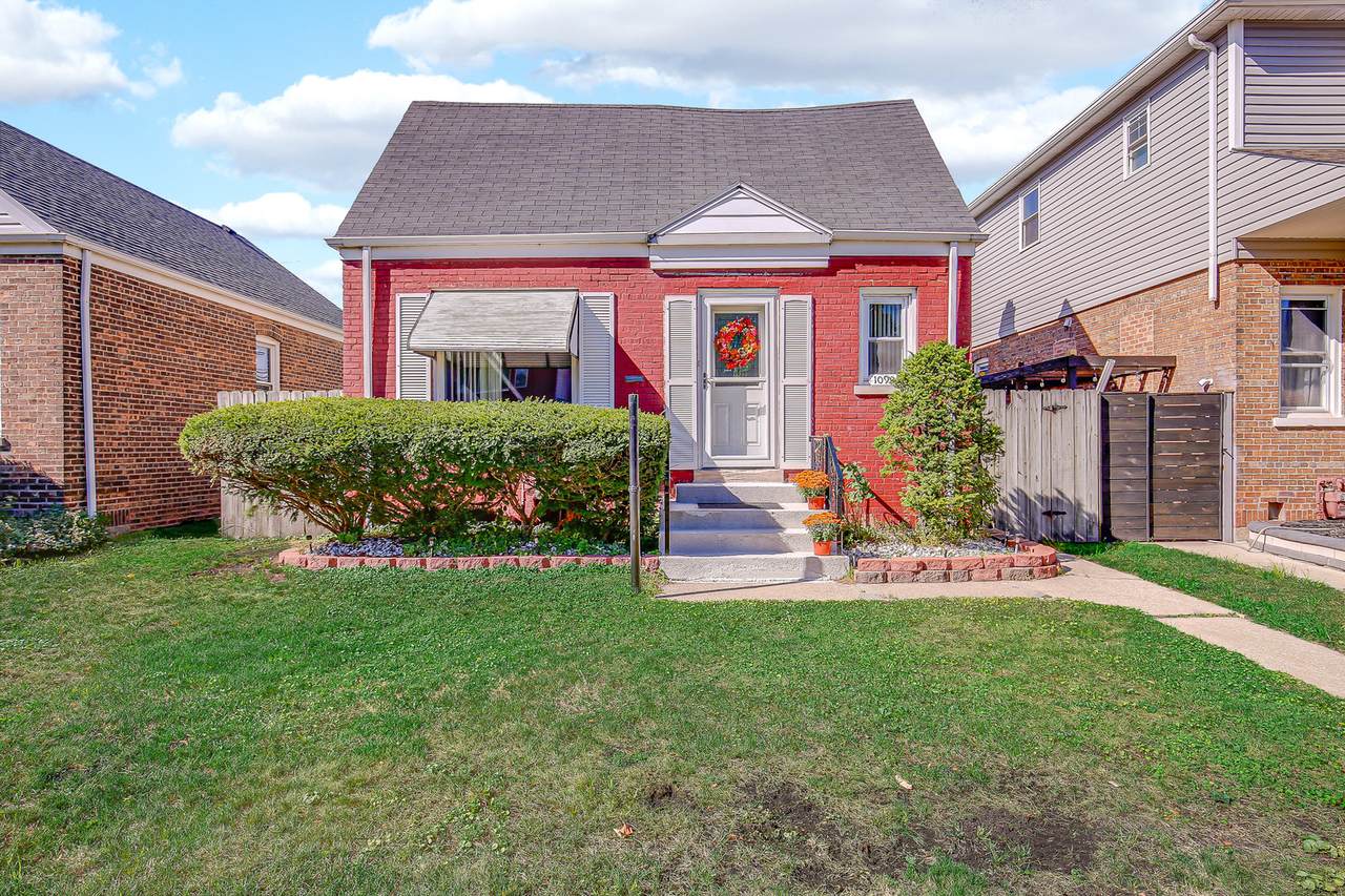 10922 Avenue B - Photo 1