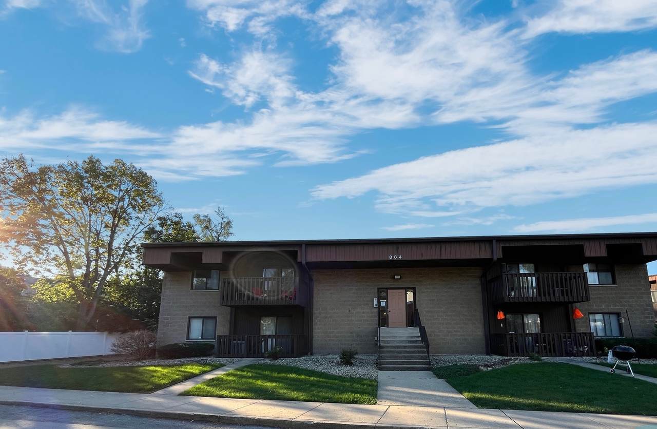 884 Prairie Avenue - Photo 1