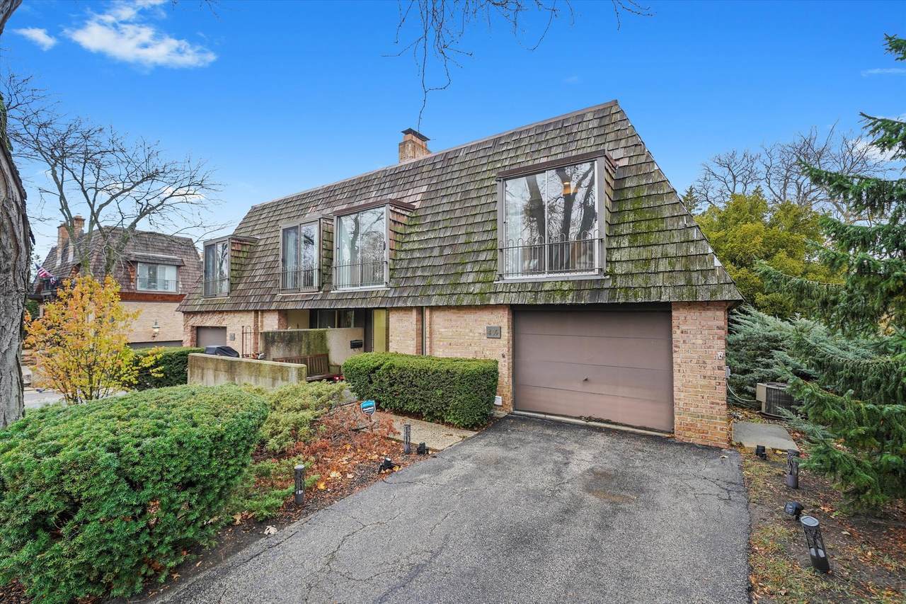 406 Lageschulte Street - Photo 1