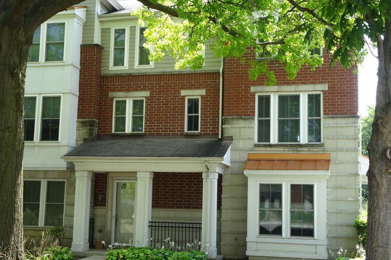 2203 Crambourne Way - Photo 1