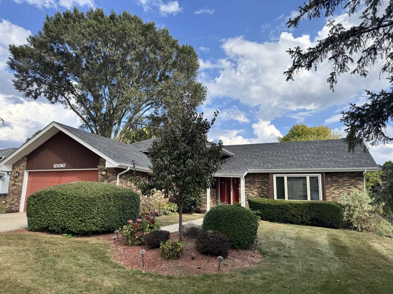 11S067 West Street - Photo 1