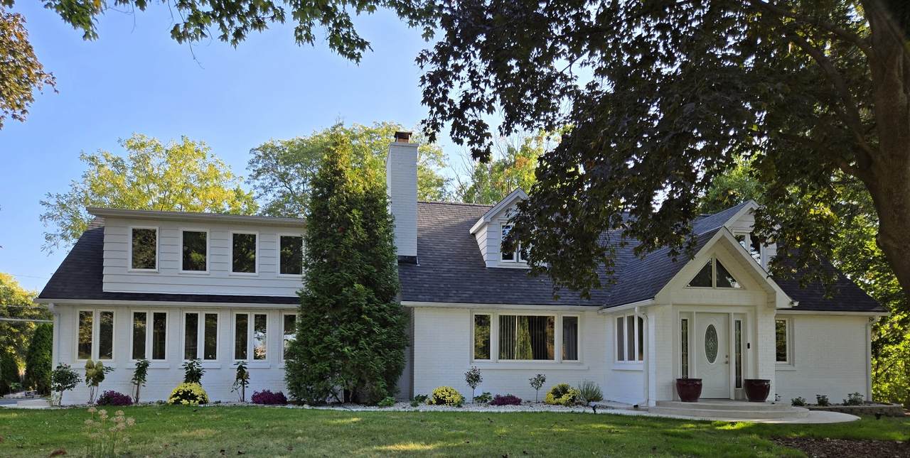 25W201 Summit Drive - Photo 1