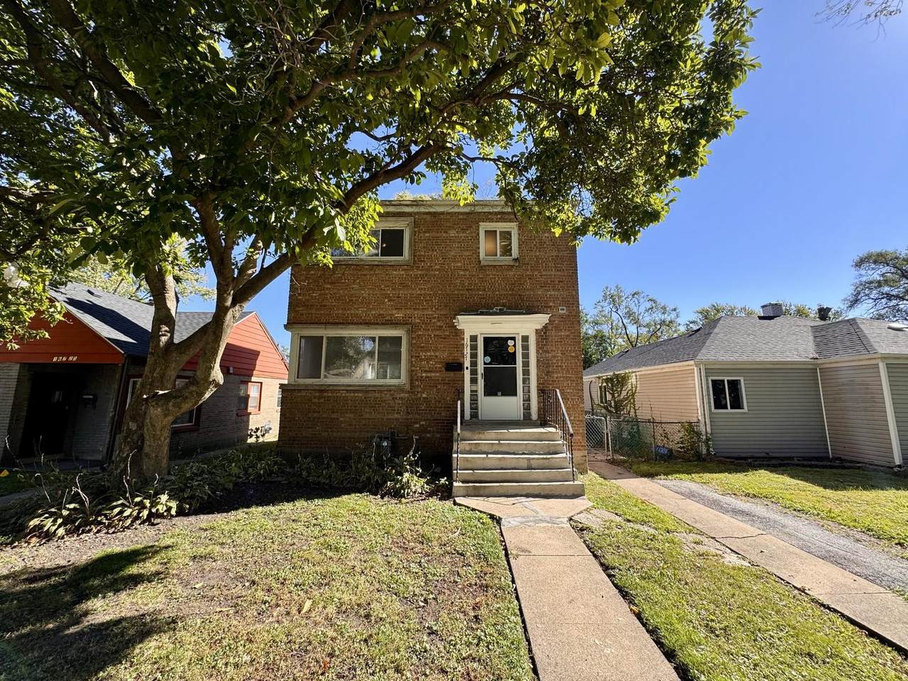 16727 Head Avenue - Photo 1