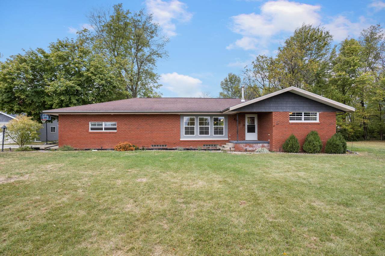 402 4th Street - Photo 1