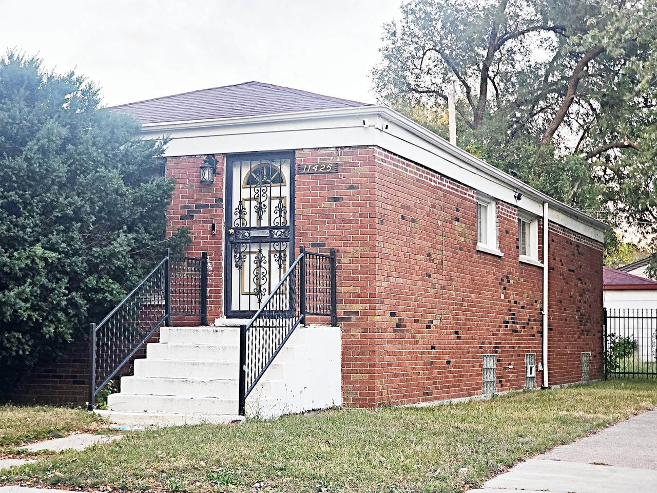 11425 Elizabeth Street - Photo 1