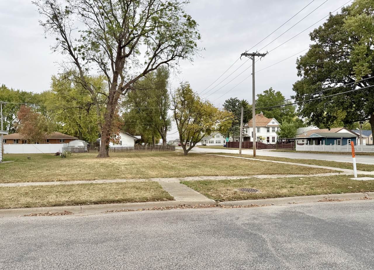 105 Martin Street - Photo 1