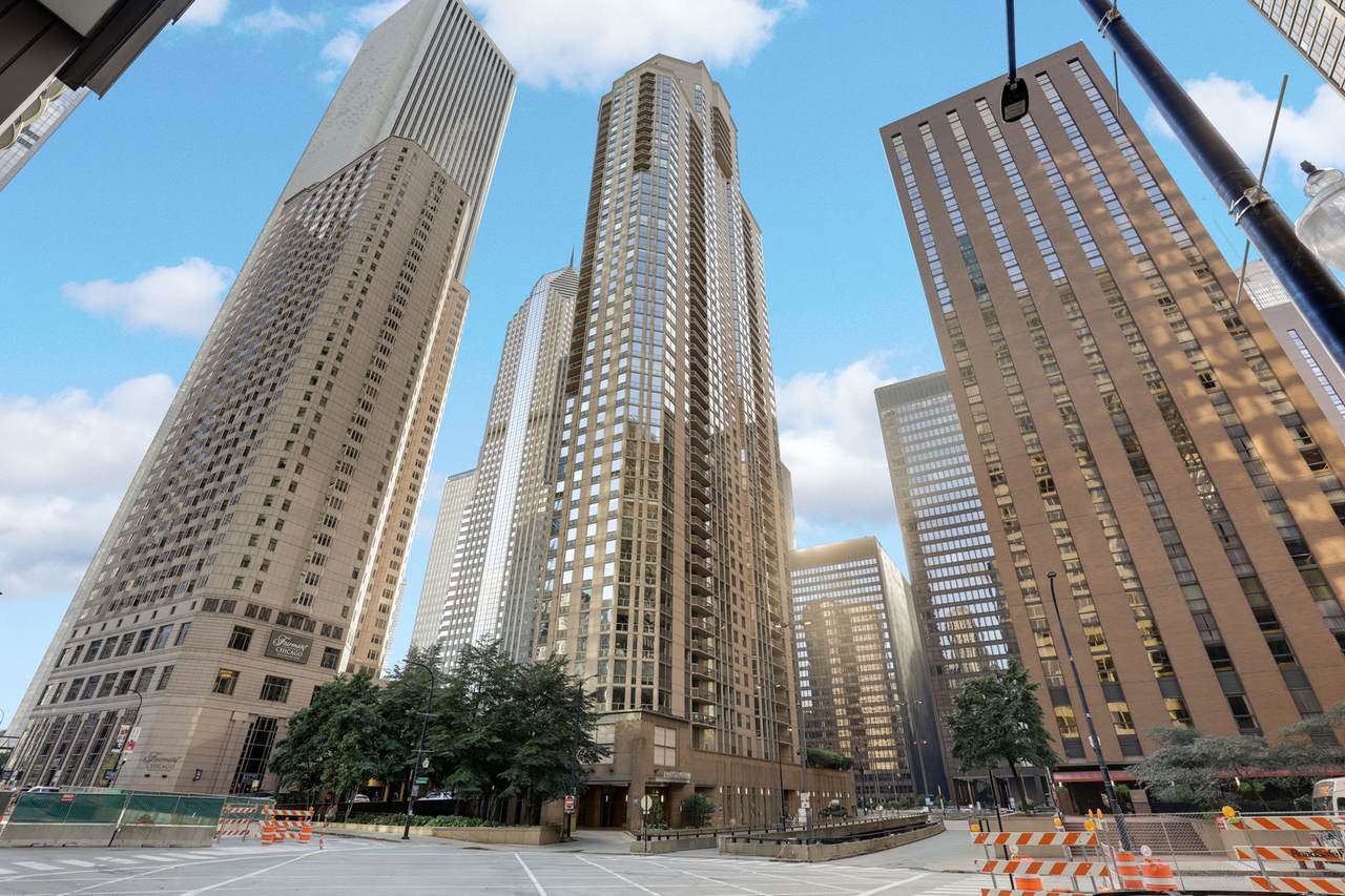 222 Columbus Drive - Photo 1