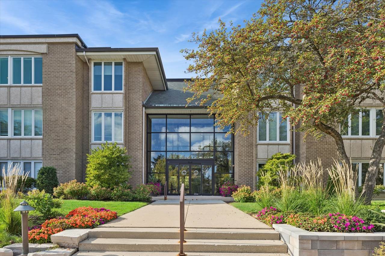 1 Oak Brook Club Drive - Photo 1