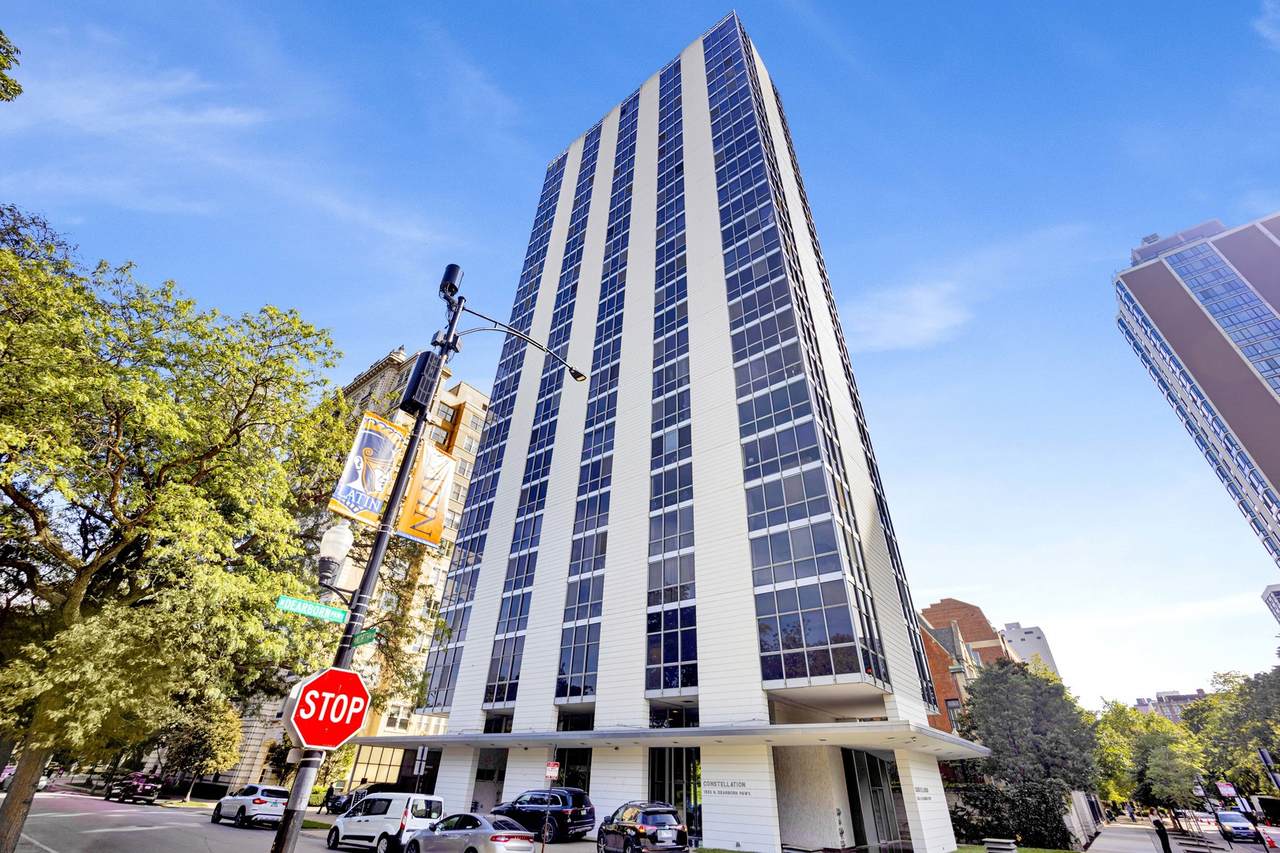 1555 Dearborn Parkway - Photo 1