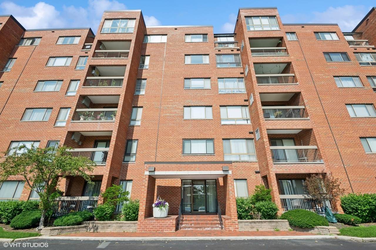 600 Naples Court - Photo 1