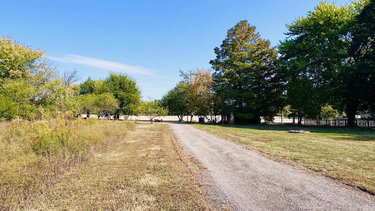 8533 1900 East Road - Photo 1