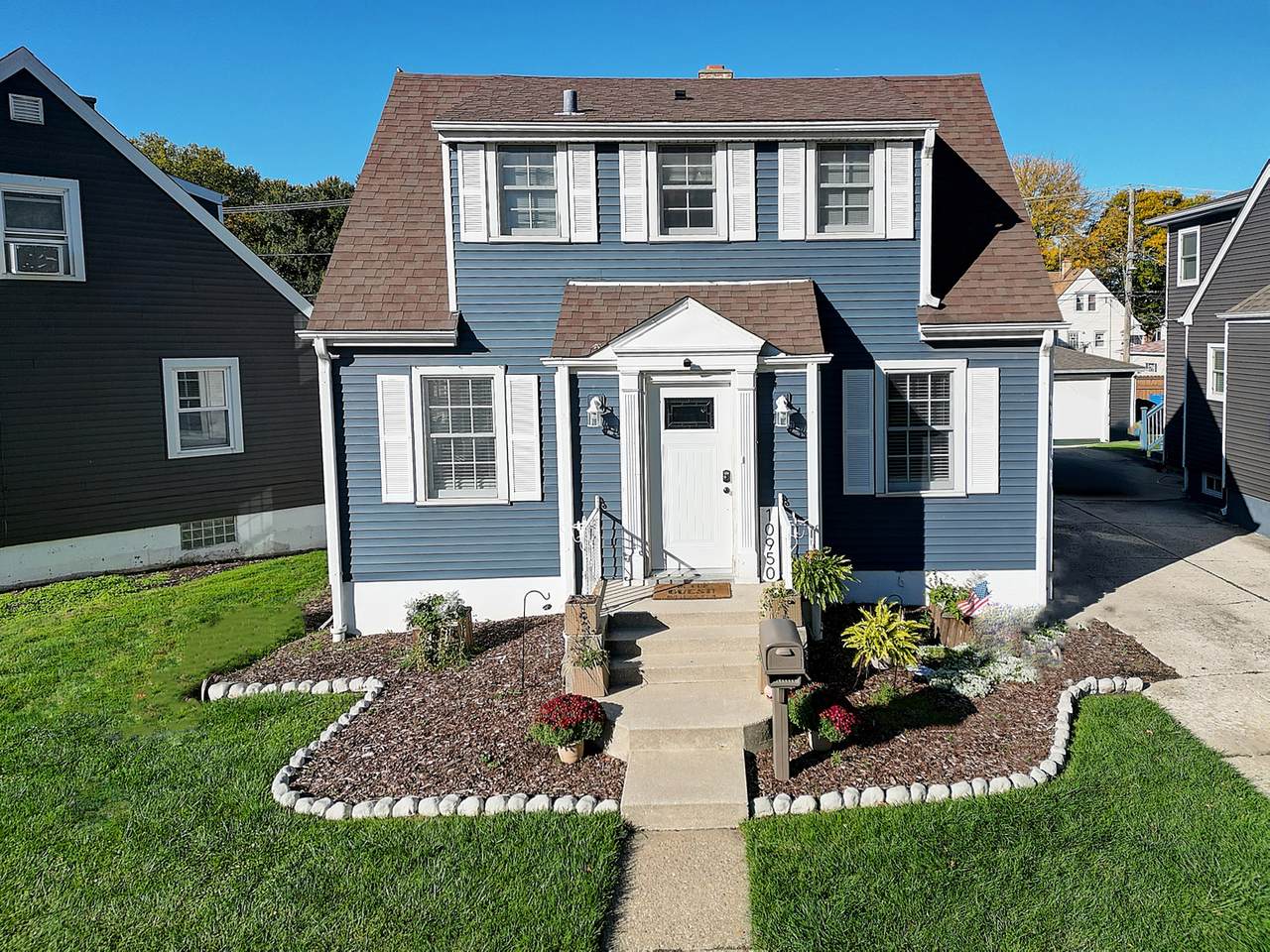 10950 Homan Avenue - Photo 1