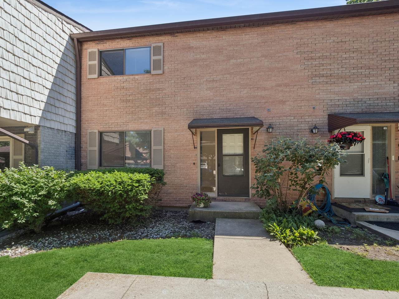 1631 Bow Trail - Photo 1