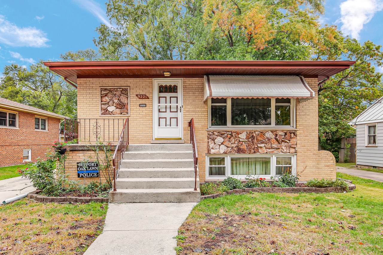 9221 Raymond Avenue - Photo 1