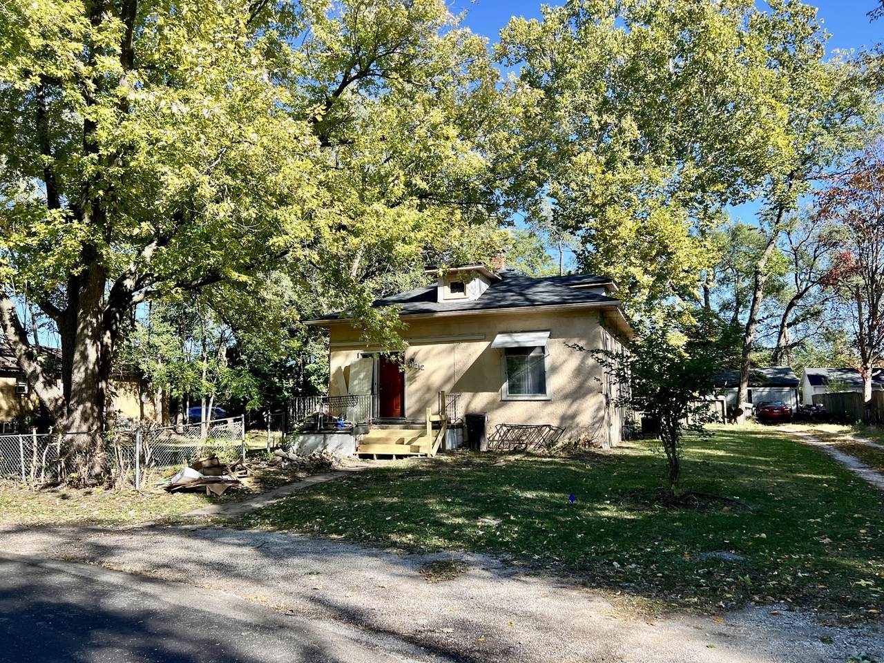 212 Hartle Avenue - Photo 1