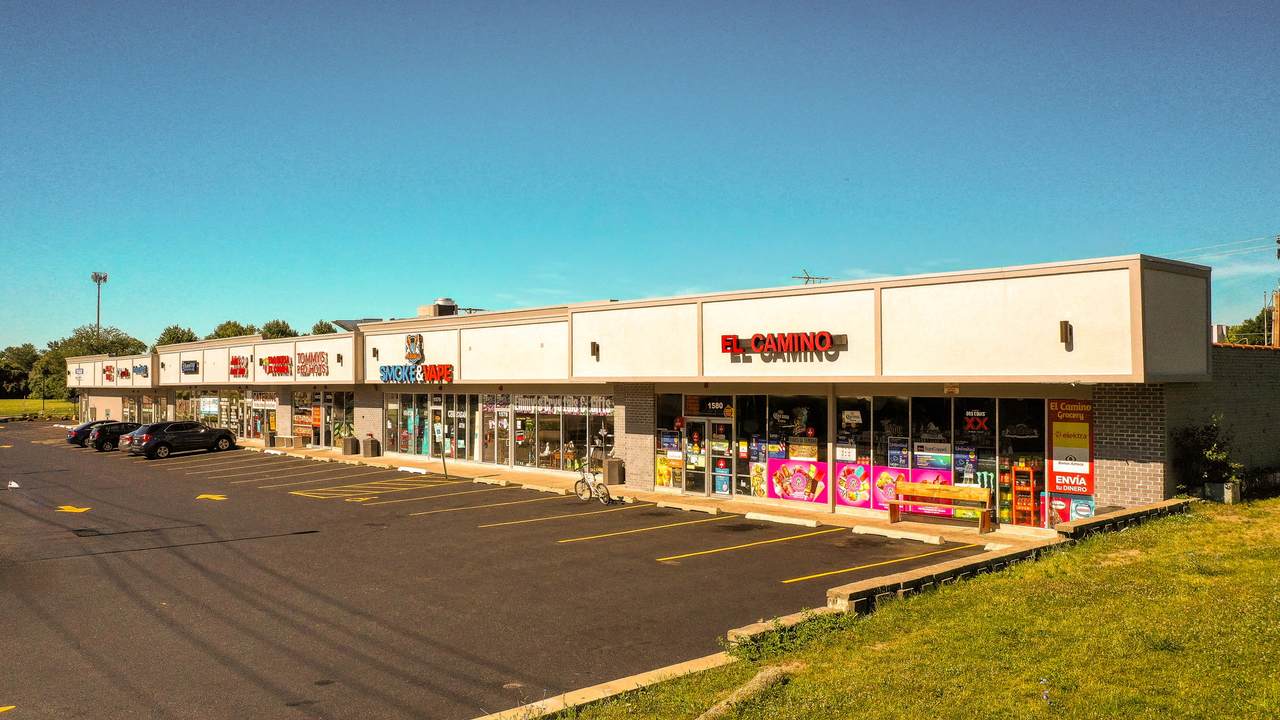 1568 Bloomingdale Road - Photo 1