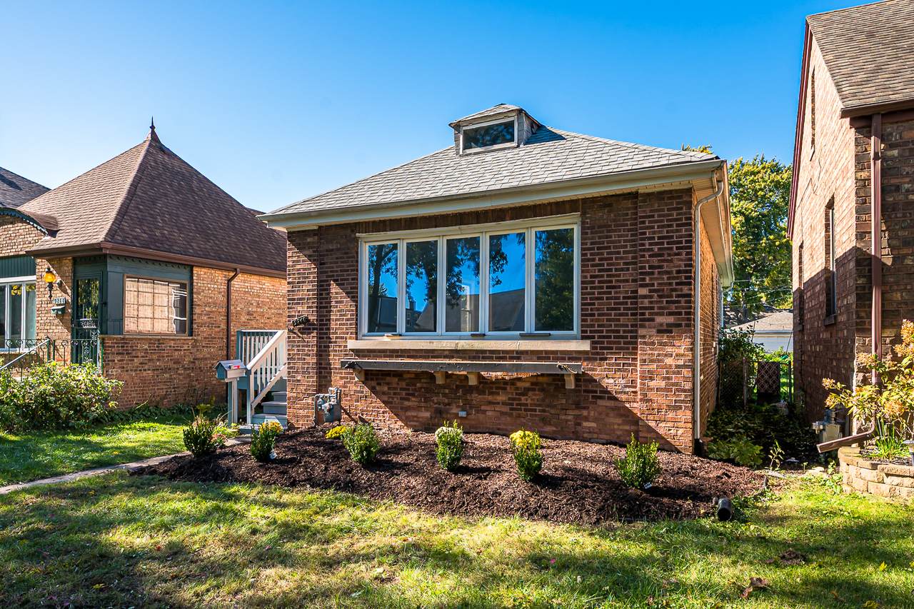 9240 Trumbull Avenue - Photo 1