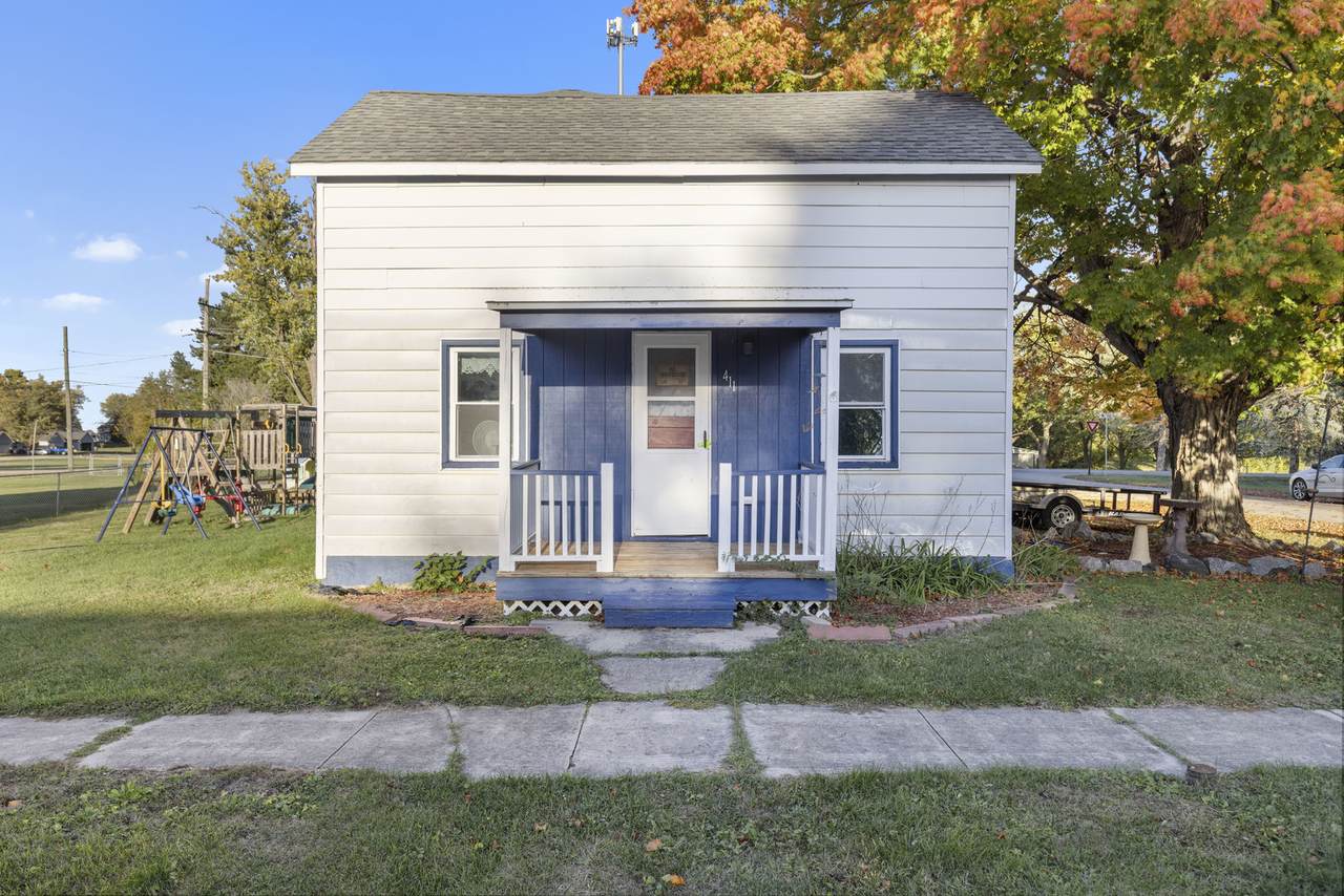 411 Walnut Avenue - Photo 1