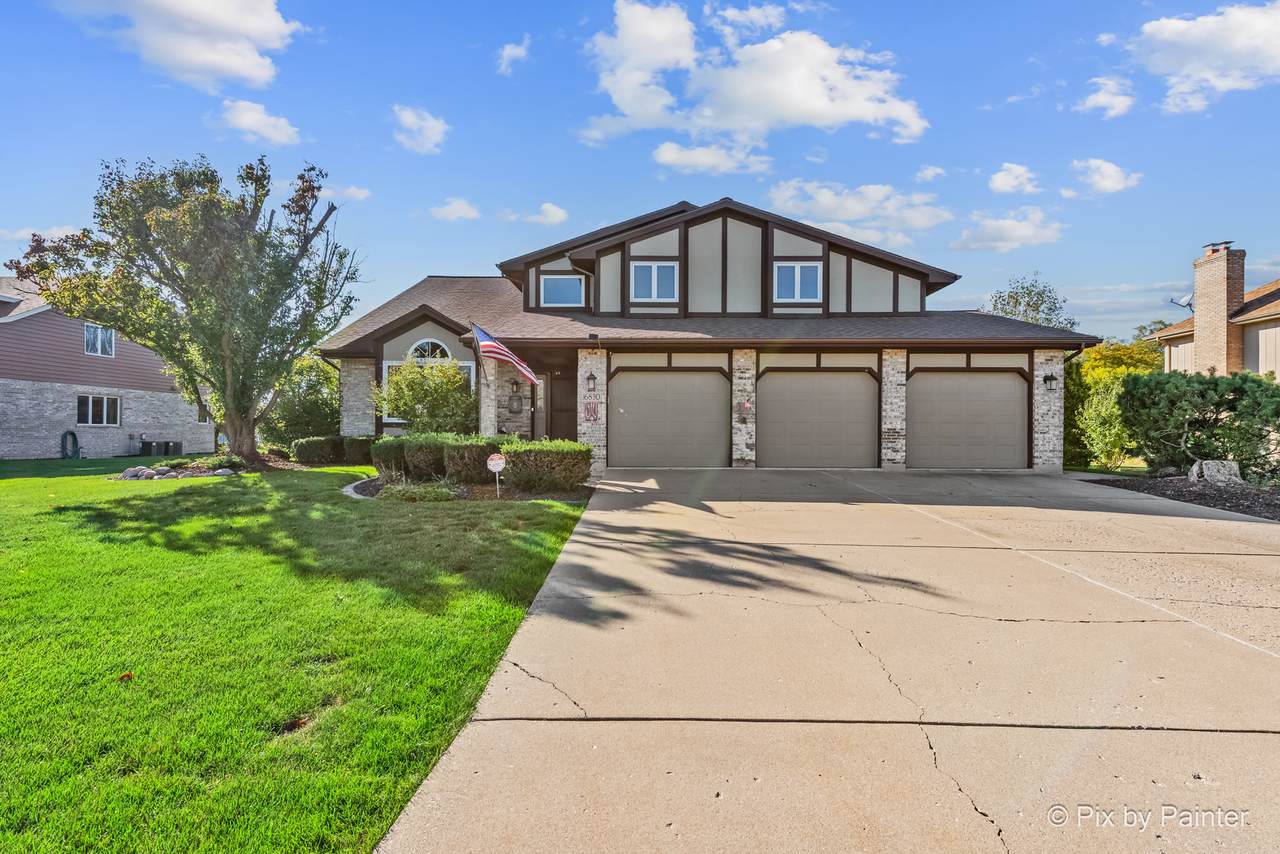 16830 Pineview Drive - Photo 1