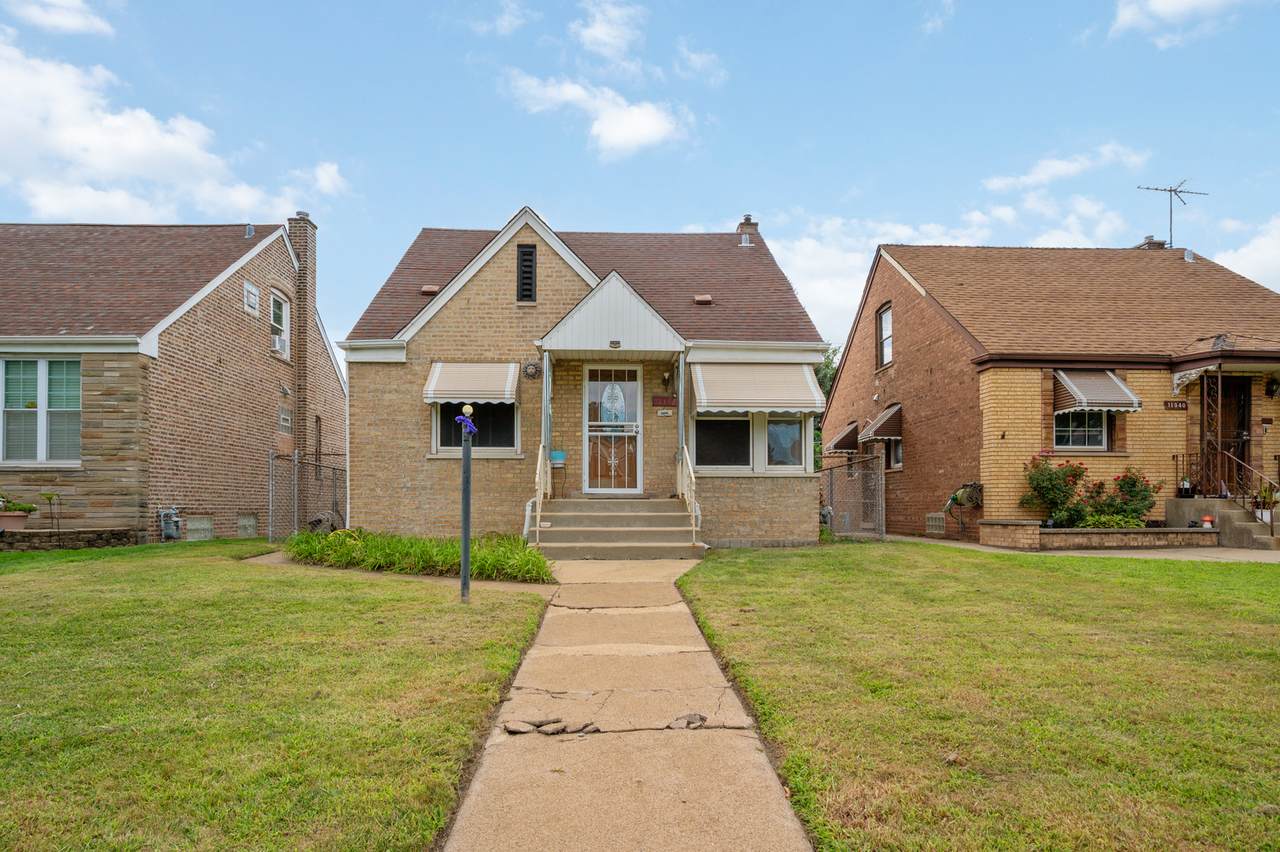 11342 Avenue J - Photo 1