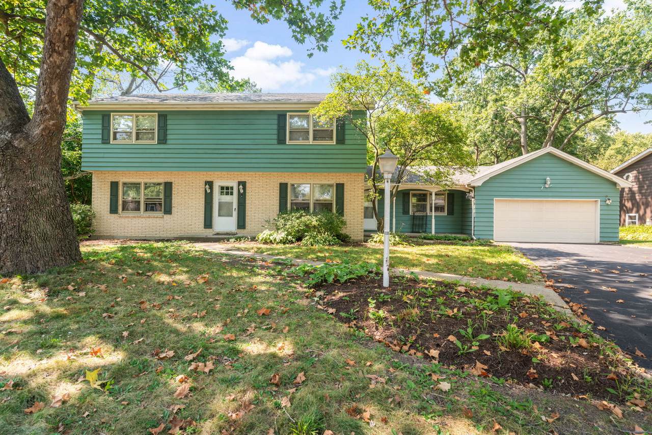 133 Mayflower Drive - Photo 1