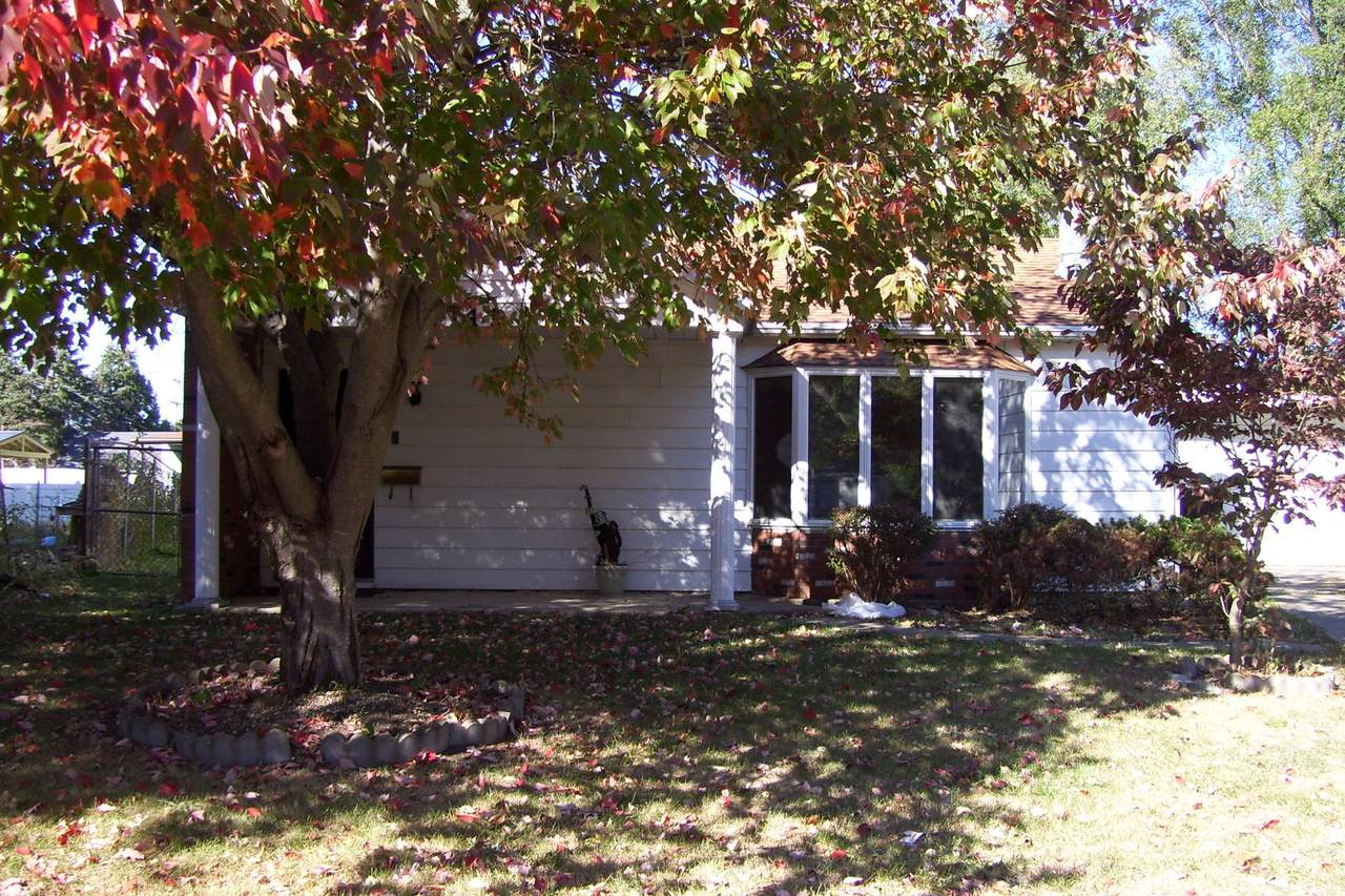 1141 Eastview Drive - Photo 1