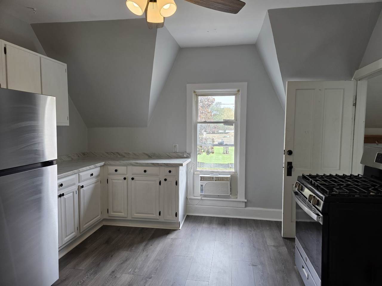 14 Lincoln Parkway - Photo 1