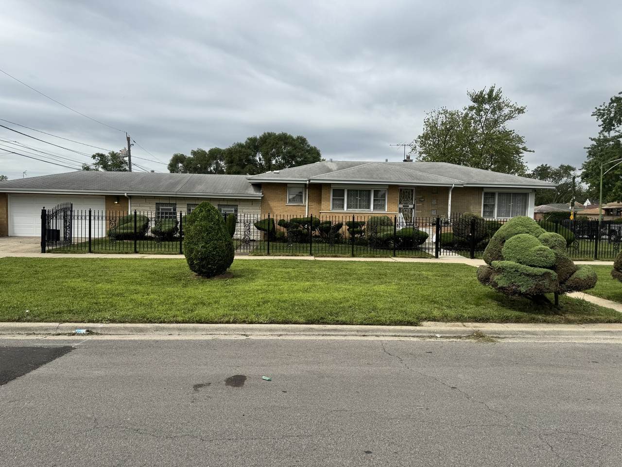 8900 Prairie Avenue - Photo 1