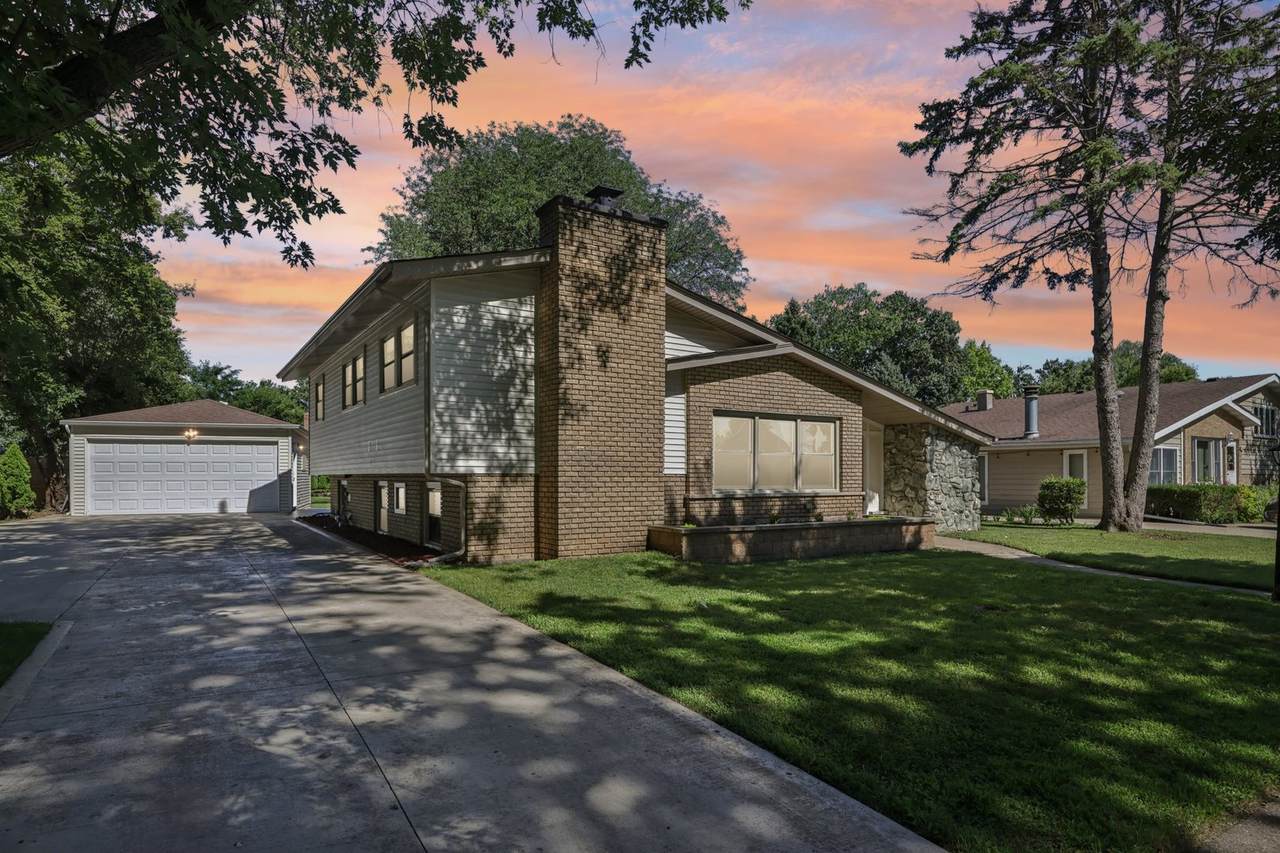 195 7th Street - Photo 1