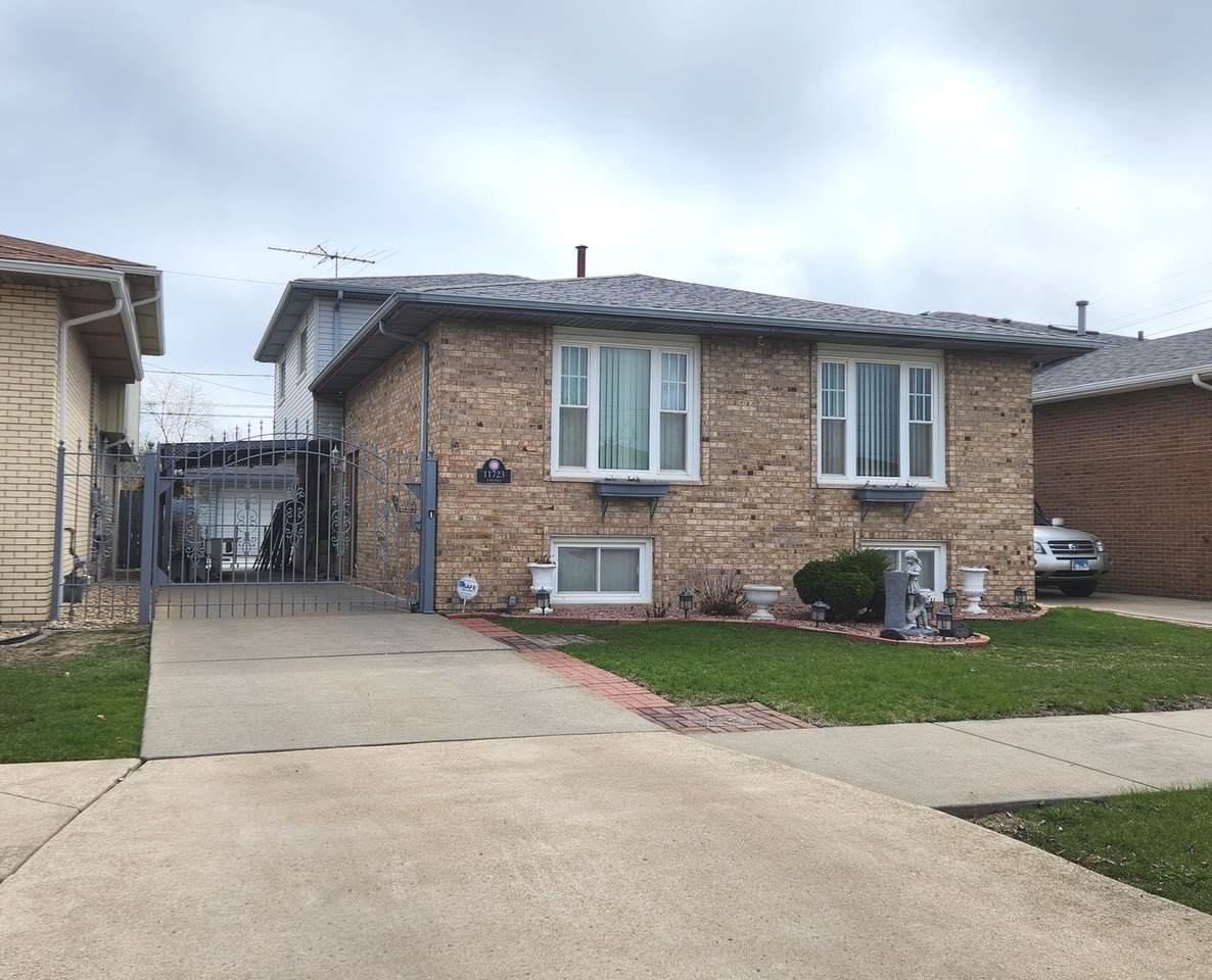 11723 Avenue J - Photo 1