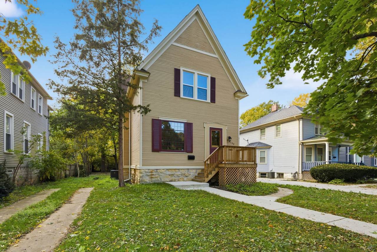 9748 Vanderpoel Avenue - Photo 1