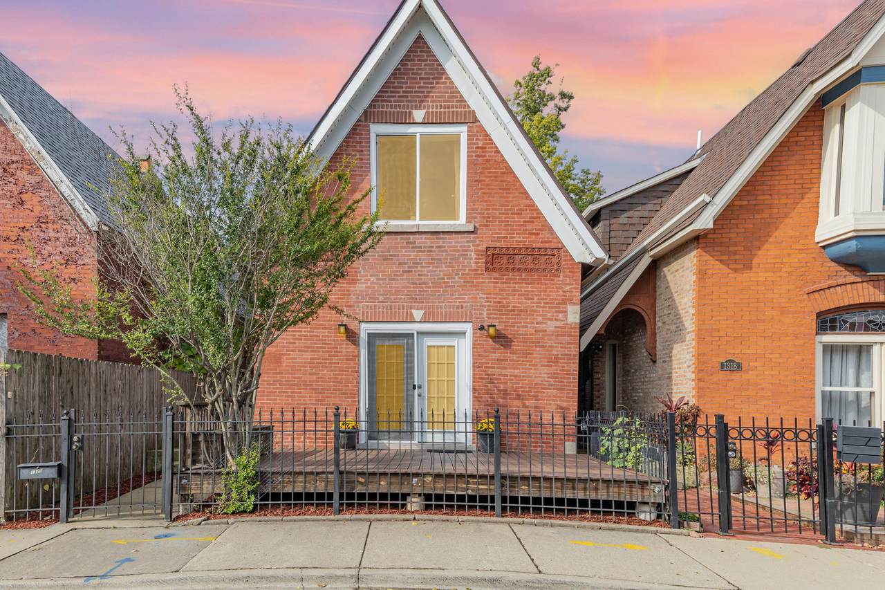 1320 Heath Avenue - Photo 1