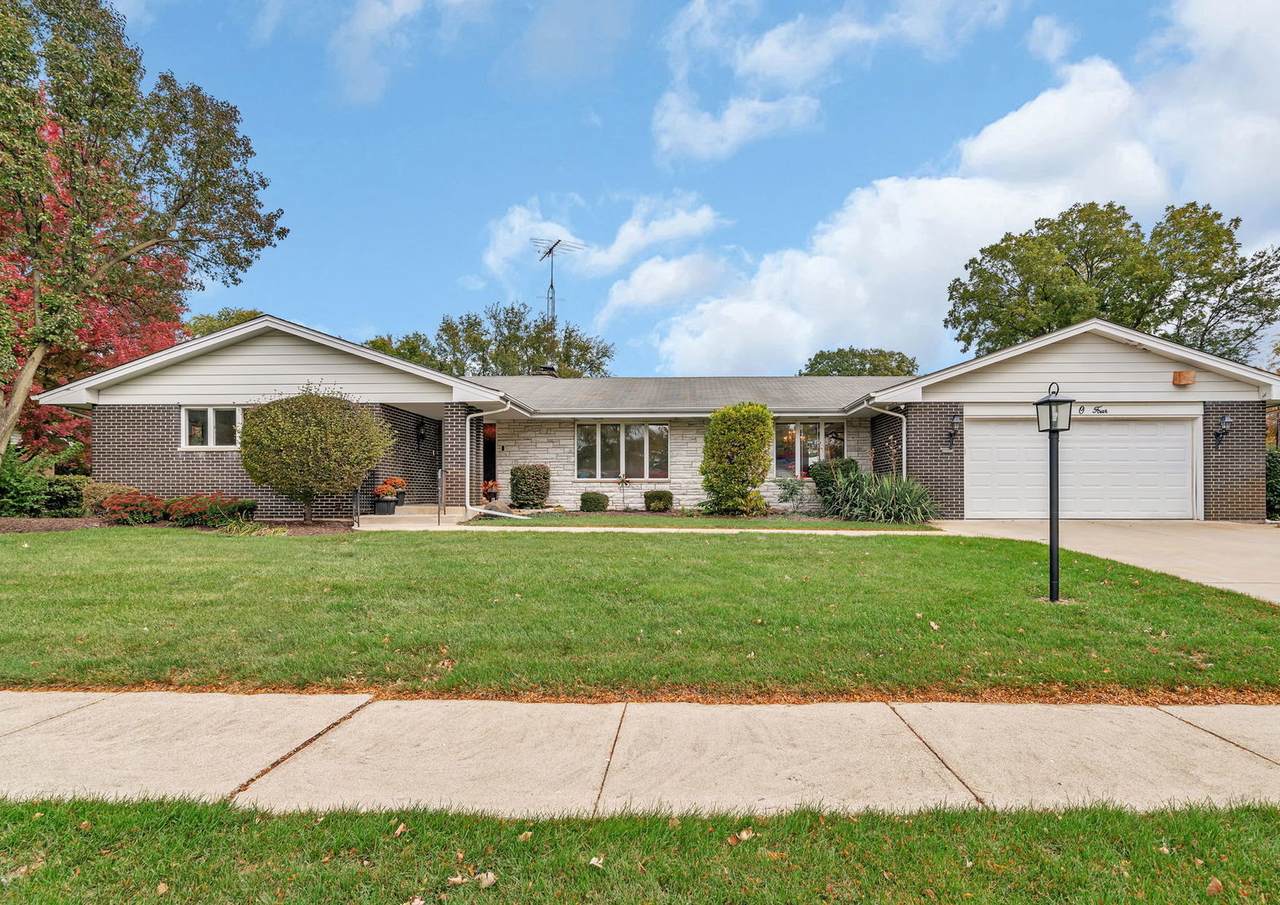 704 Lois Place - Photo 1