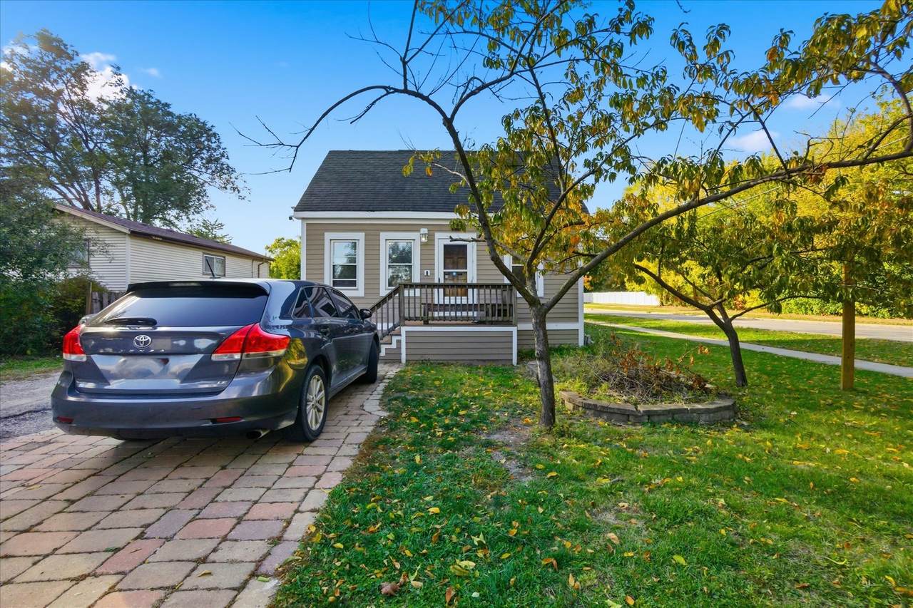 454 Cedar Avenue - Photo 1