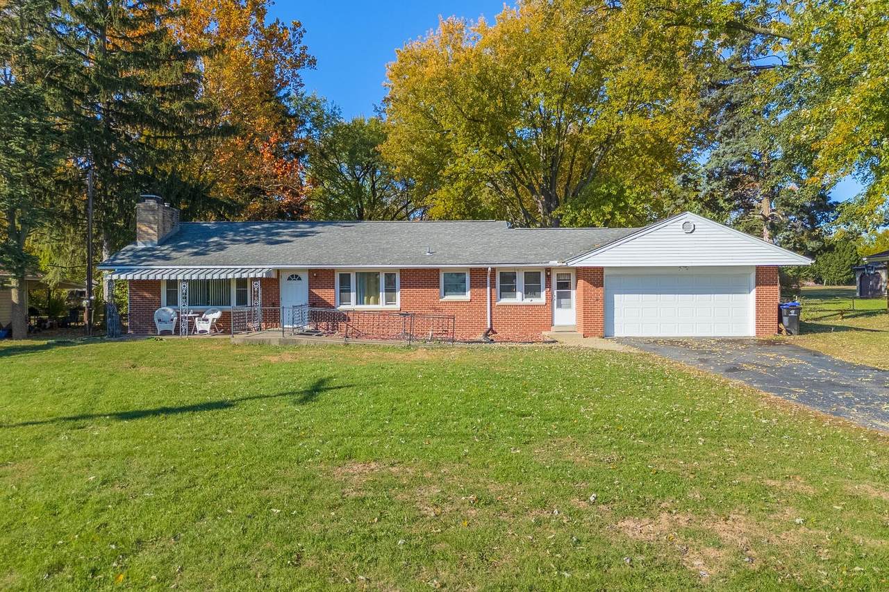 1006 Maple Hill Road - Photo 1