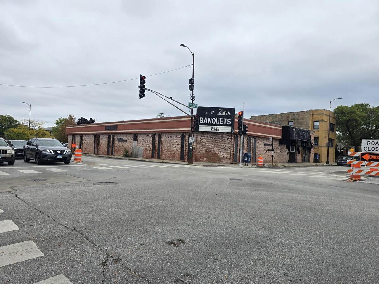 2759 Oak Park Avenue - Photo 1