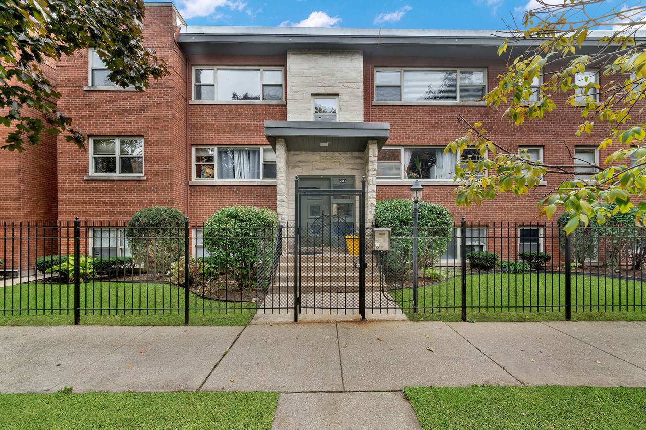 7511 Damen Avenue - Photo 1