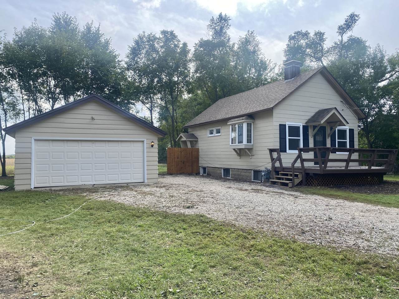 15601 South Street - Photo 1