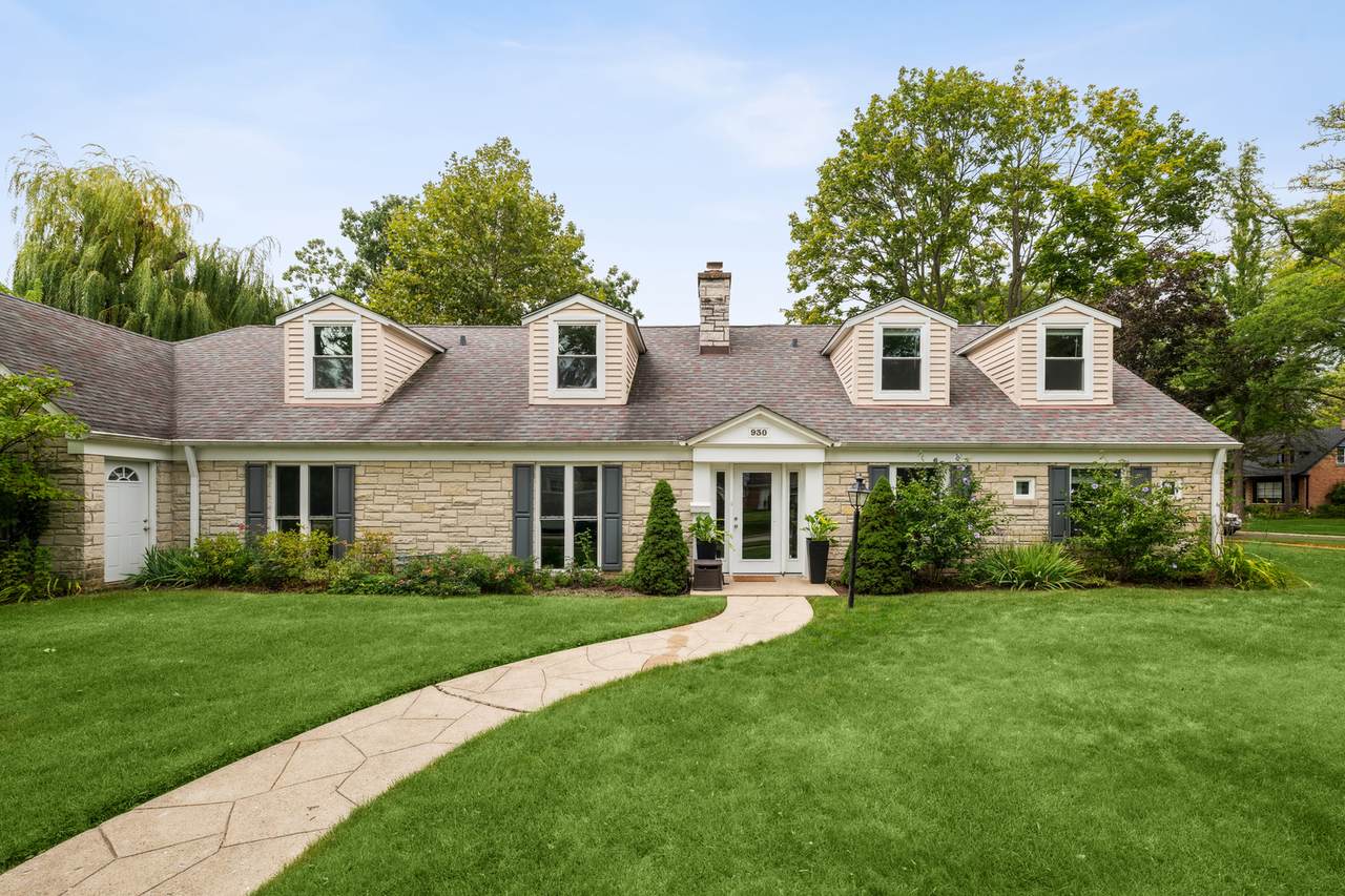 930 Harvard Court - Photo 1