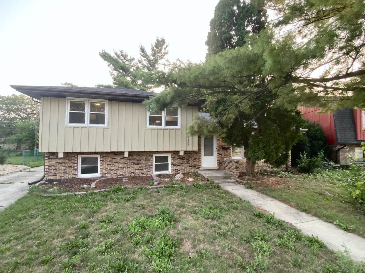 16428 Wabash Avenue - Photo 1