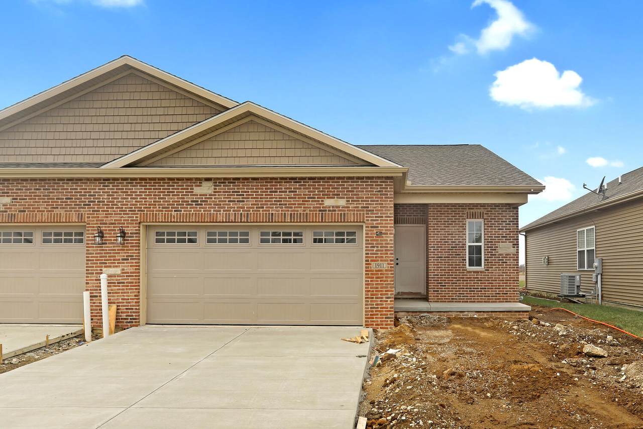 2009 Roseland Drive - Photo 1