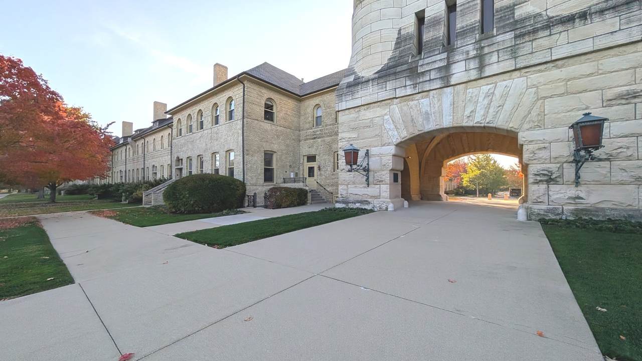 210 Leonard Wood - Photo 1